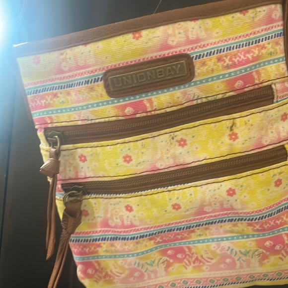 Unionbay crossbody. Elephant and zebra print. - Picture 1 of 4